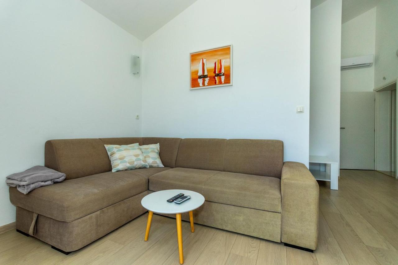 פירובאץ Apartments La Mirage מראה חיצוני תמונה